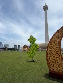 Bazar dan hiburan rakyat bagi masyarakat diselenggarakan di kawasan Monumen Nasional (Monas), Jakarta pada Sabtu, 28 Maret 2026.