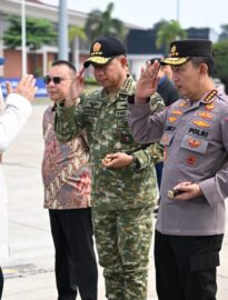 Keberangkatan Presiden Prabowo menuju Jepang dilepas langsung oleh Wakil Ketua DPR Sufmi Dasco, Menteri Sekretaris Negara Prasetyo Hadi, Panglima TNI Jenderal TNI Agus Subiyanto, serta Kapolri Jenderal Pol. Listyo Sigit Prabowo, di bandara Halim Perdanakusuma, Jakarta, Minggu, 29 Maret 2026.