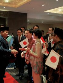 Presiden Prabowo Subianto disambut antusias oleh diaspora Indonesia yang telah menanti kedatangannya di hotel tempatnya bermalam di Tokyo, Jepang, pada Minggu malam, 29 Maret 2026.