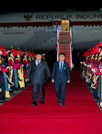 Presiden Republik Indonesia Prabowo Subianto tiba di di Pangkalan Udara Militer Seongnam Seoul, Republik Korea, pada Selasa, 31 Maret 2026.
