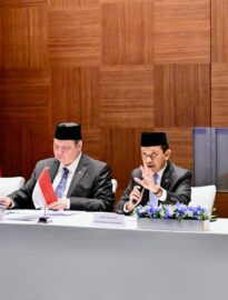 Menteri Energi dan Sumber Daya Mineral (ESDM) Bahlil Lahadalia memberikan keterangan pers kepada media di Seoul, Selasa, 31 Maret 2026.