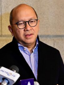 Menteri Investasi dan Hilirisasi/Kepala Badan Koordinasi Penanaman Modal (BKPM) sekaligus CEO Danantara, Rosan Roeslani, memberikan pernyataan pers usai menghadiri forum “Indonesia–Korea Partnership for Resilient Growth” di Seoul pada Rabu, 1 April 2026.