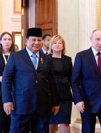 Presiden Republik Indonesia Prabowo Subianto menggelar pertemuan dengan Presiden Federasi Rusia, Vladimir Putin di Istana Kremlin, Moskow, pada Senin, 13 April 2026.