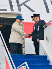 Presiden Republik Indonesia Prabowo Subianto tiba di Pangkalan TNI AU Halim Perdanakusuma, Jakarta, pada Rabu, 15 April 2026, sekitar pukul 13.55 WIB.