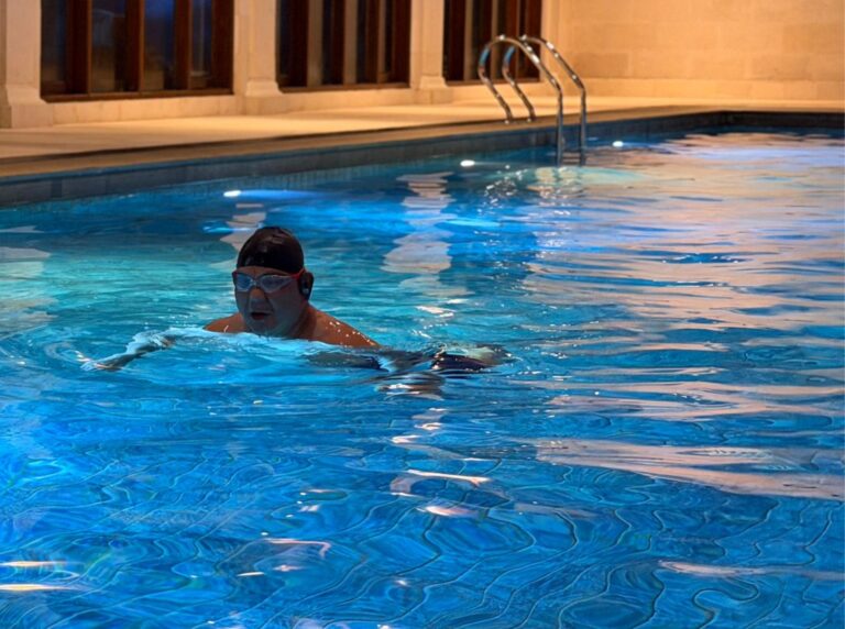 Presiden Prabowo Subianto memulai aktivitasnya pada Sabtu pagi, 18 April 2026, dengan menjalankan rutinitas olahraga di kediaman pribadinya di Hambalang, Jawa Barat.