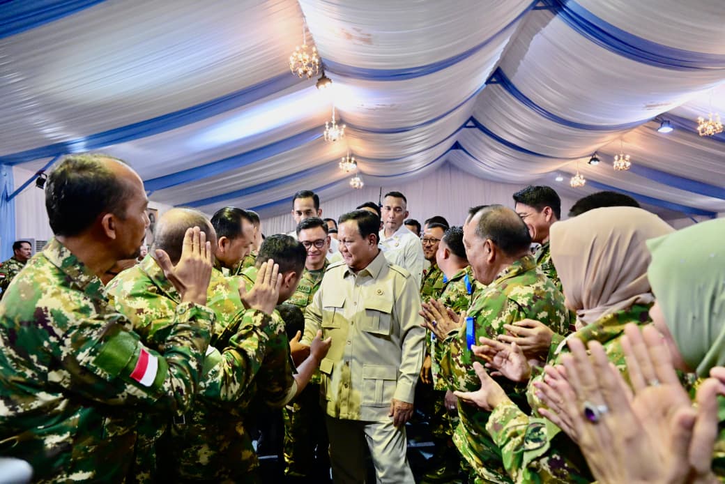 Presiden Prabowo Subianto memberikan pengarahan pada Kursus Pemantapan Pimpinan Daerah (KPPD) Ketua Dewan Perwakilan Rakyat Daerah (DPRD) seluruh Indonesia di Kompleks Akademi Militer Magelang, Jawa Tengah, pada Sabtu, 18 April 2026.