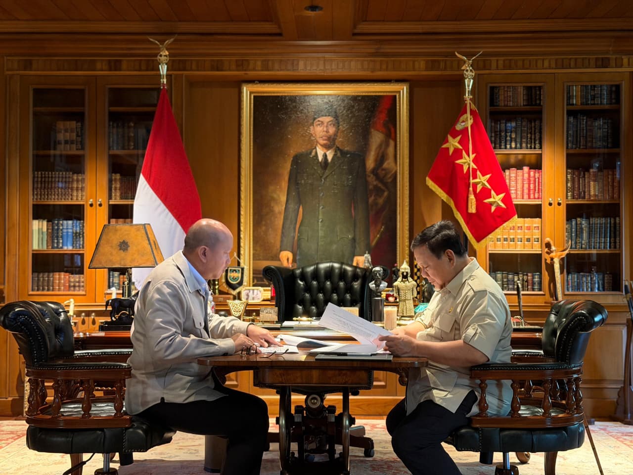 Presiden Prabowo Subianto menerima Menteri Investasi dan Hilirisasi/Kepala Badan Koordinasi Penanaman Modal (BKPM) sekaligus Kepala Badan Pengelola Investasi Daya Anagata Nusantara (BPI Danantara) Rosan Perkasa Roeslani di kediaman pribadinya di Hambalang, Kabupaten Bogor, Jawa Barat, pada Jumat, 24 April 2026.