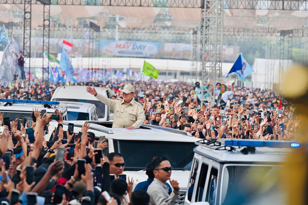 Presiden Prabowo menghadiri peringatan Hari Buruh Internasional yang digelar di kawasan Lapangan Silang Monumen Nasional, Jumat, 1 Mei 2026.