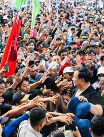 Presiden Prabowo menghadiri peringatan Hari Buruh Internasional yang digelar di kawasan Lapangan Silang Monumen Nasional, Jumat, 1 Mei 2026.