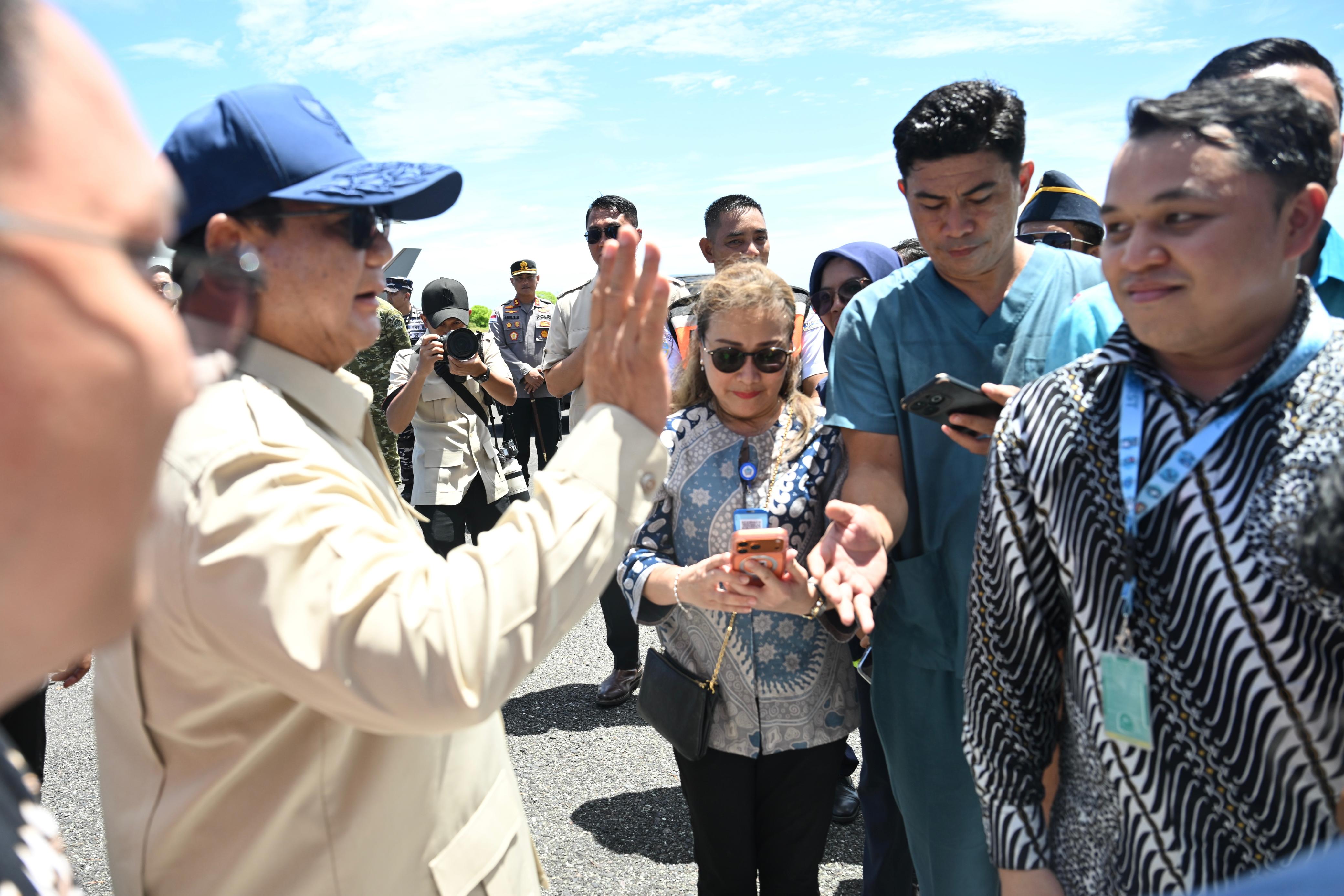 Presiden Prabowo Subianto tiba di Pulau Miangas, Kabupaten Kepulauan Talaud, Provinsi Sulawesi Utara, pada Jumat, 9 Mei 2026.
