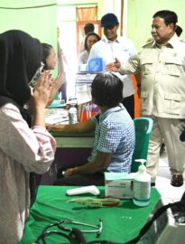 Presiden Prabowo Subianto meninjau Puskesmas Miangas, Kabupaten Kepulauan Talaud, Provinsi Sulawesi Utara, pada Sabtu, 9 Mei 2026.