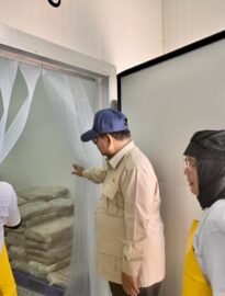 Presiden Prabowo Subianto hadir langsung meninjau Kampung Nelayan Merah Putih Leato Selatan pada Sabtu, 9 Mei 2026.