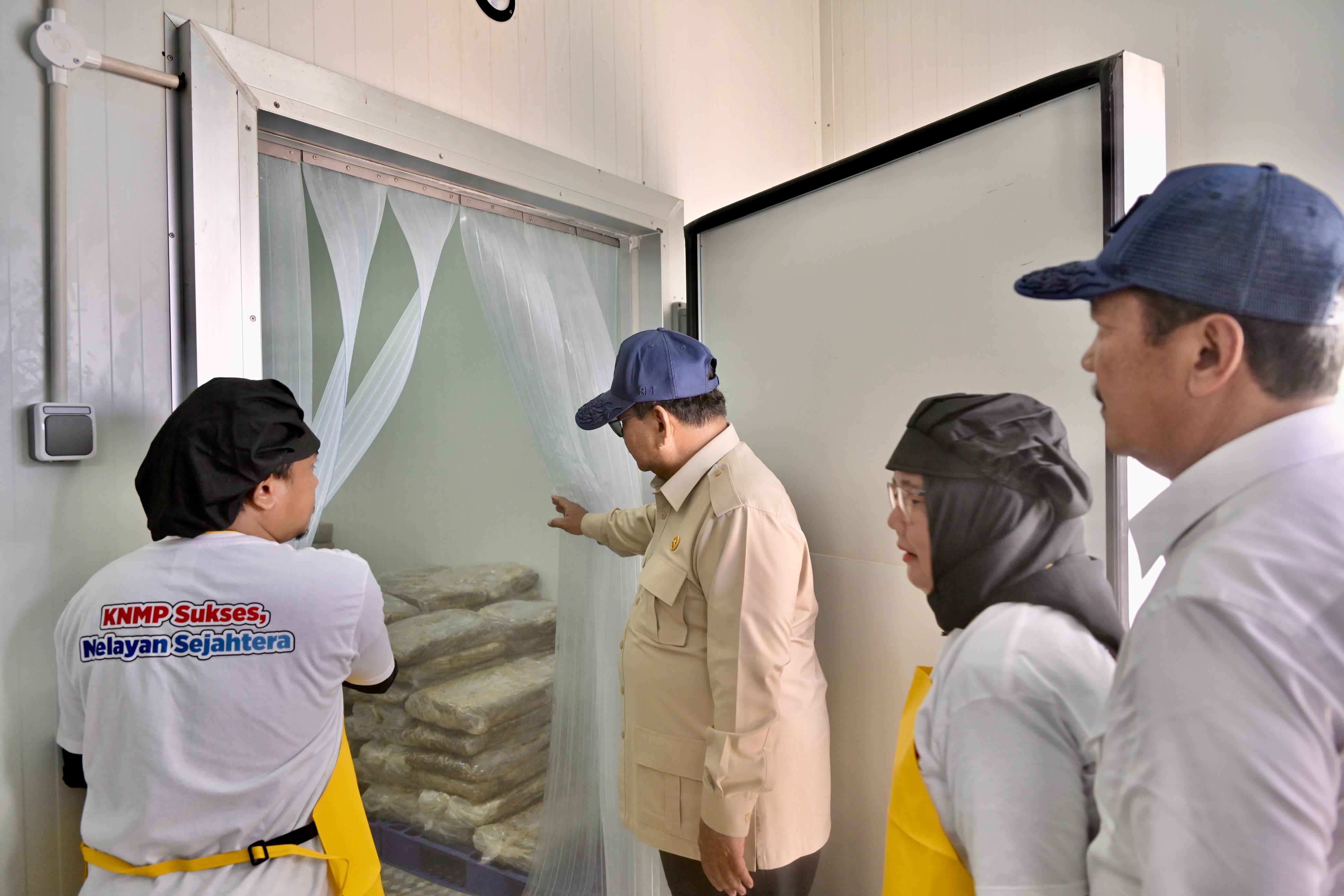 Presiden Prabowo Subianto hadir langsung meninjau Kampung Nelayan Merah Putih Leato Selatan pada Sabtu, 9 Mei 2026.