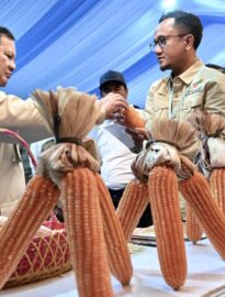 Presiden melakukan groundbreaking 10 Gudang Ketahanan Pangan Polri serta launching operasional 166 Satuan Pelayanan Pemenuhan Gizi (SPPG) Polri Tahun 2026 di Kabupaten Tuban, Jawa Timur, pada Sabtu, 16 Mei 2026.