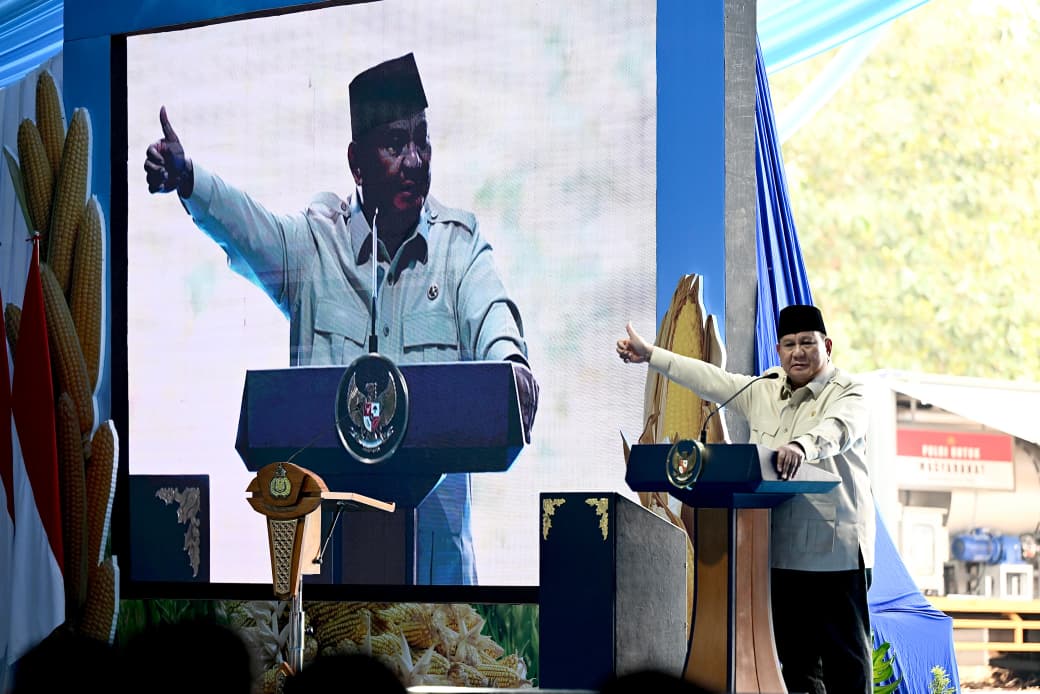 Presiden Prabowo menghadiri panen raya jagung serentak kuartal II dan Groundbreaking 10 Gudang Ketahanan Pangan Polri serta launching operasional 166 Satuan Pelayanan Pemenuhan Gizi (SPPG) Polri Tahun 2026 di Kabupaten Tuban, Jawa Timur, pada Sabtu, 16 Mei 2026