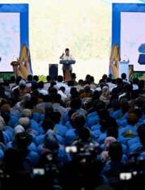 Presiden Prabowo menghadiri panen raya jagung serentak kuartal II dan groundbreaking 10 Gudang Ketahanan Pangan Polri serta launching operasional 166 Satuan Pelayanan Pemenuhan Gizi (SPPG) Polri Tahun 2026 di Kabupaten Tuban, Jawa Timur, pada Sabtu, 16 Mei 2026.