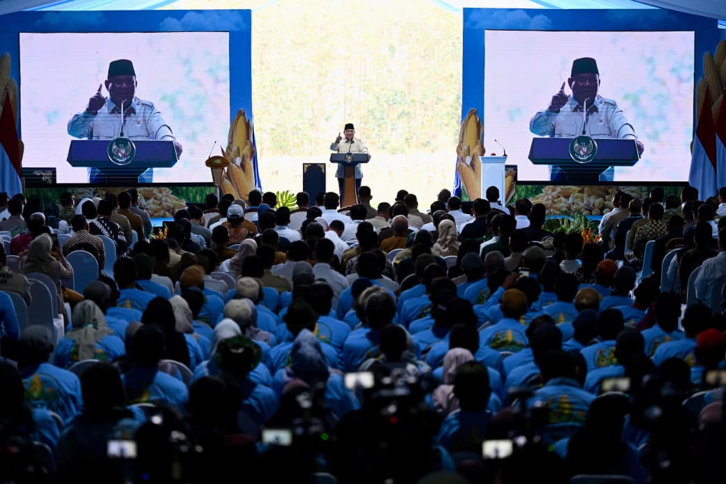 Presiden Prabowo menghadiri panen raya jagung serentak kuartal II dan groundbreaking 10 Gudang Ketahanan Pangan Polri serta launching operasional 166 Satuan Pelayanan Pemenuhan Gizi (SPPG) Polri Tahun 2026 di Kabupaten Tuban, Jawa Timur, pada Sabtu, 16 Mei 2026.