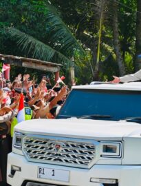 Kehadiran Presiden Prabowo Subianto di lokasi Budi Daya Udang Berbasis Kawasan (BUBK) Kebumen, Jawa Tengah, pada Sabtu, 23 Mei 2026, disambut antusias oleh masyarakat.
