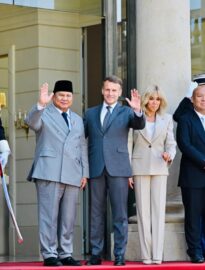 Presiden Republik Indonesia Prabowo Subianto tiba di Istana Élysée, Paris, Prancis, dalam rangka kunjungan kenegaraan, pada Kamis, 28 Mei 2026.