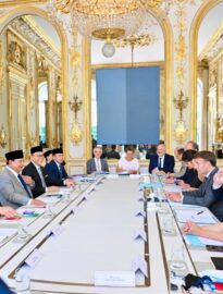 Presiden Republik Indonesia, Prabowo Subianto, melakukan pertemuan bilateral dengan Presiden Republik Prancis, Emmanuel Macron di Istana Élysée, Paris, pada Kamis, 28 Mei 2026.