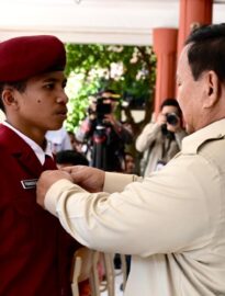 Presiden Prabowo meninjau Sekolah Rakyat Menengah Pertama (SRMP) 17 Tabanan, Bali, pada Minggu, 7 Juni 2026.
