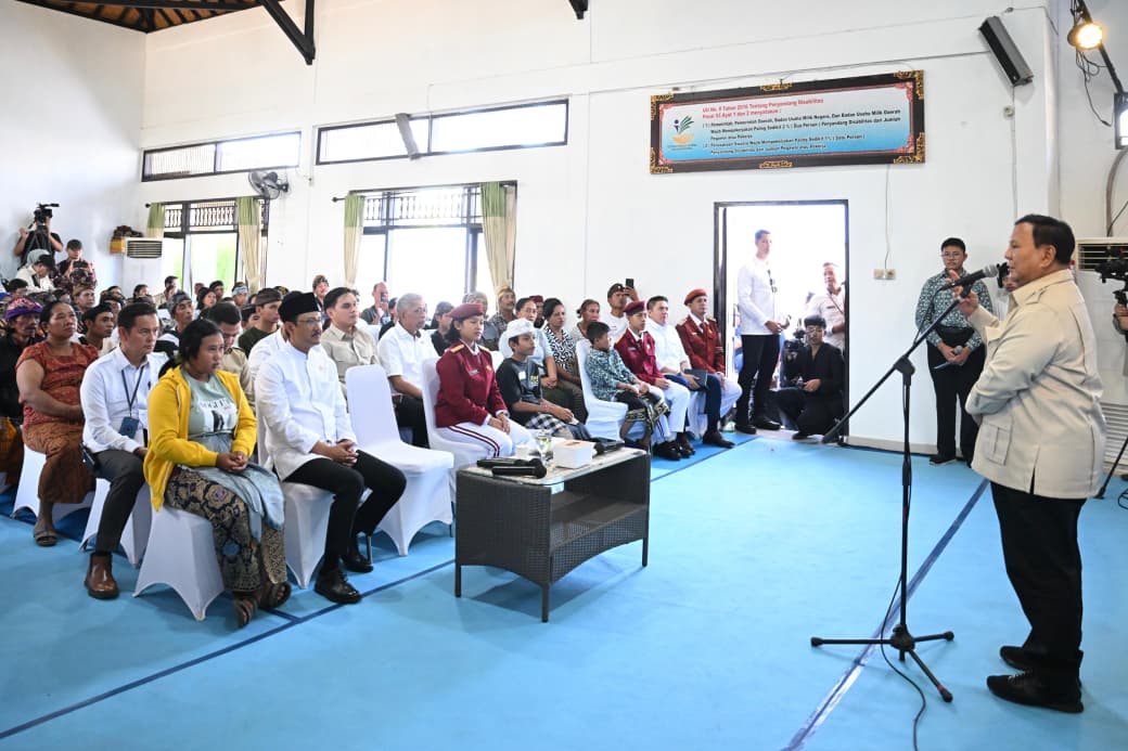 Presiden Prabowo mengunjungi Sekolah Rakyat Menengah Pertama (SRMP) 17 Tabanan, Bali, pada Minggu, 7 Juni 2026.