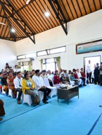 Presiden Prabowo melakukan kunjungan ke Sekolah Rakyat Menengah Pertama (SRMP) 17 Tabanan, Bali, pada Minggu, 7 Juni 2026.