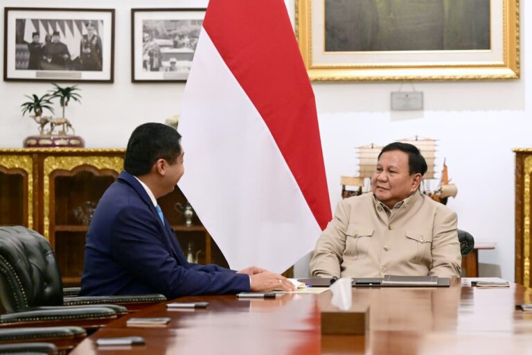 Presiden Prabowo Subianto menerima Menteri Perumahan dan Kawasan Permukiman (PKP) Maruarar Sirait, di Istana Merdeka, Jakarta, pada Selasa sore, 9 Juni 2026.