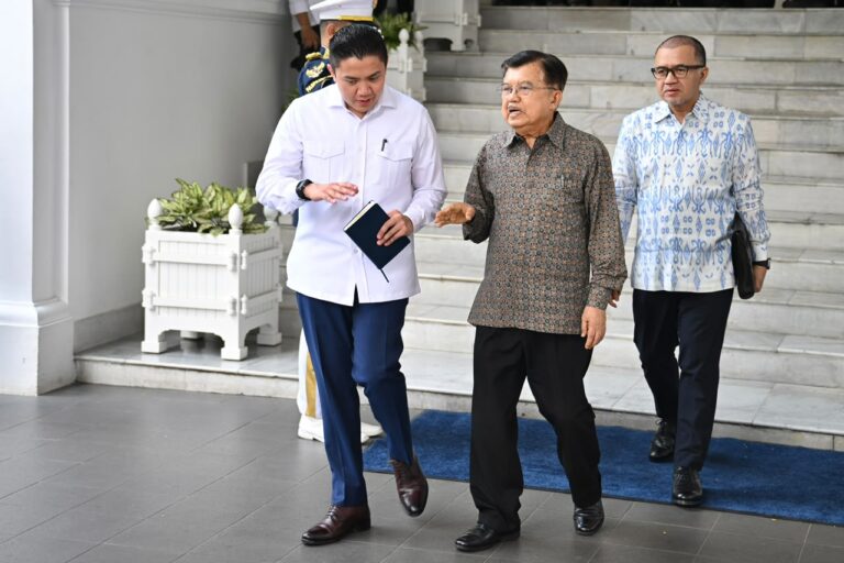 Presiden Prabowo Subianto menerima Wakil Presiden ke-10 dan ke-12 Republik Indonesia Jusuf Kalla didampingi Solihin Jusuf Kalla, di Istana Merdeka, Jakarta, pada Kamis, 11 Juni 2026.