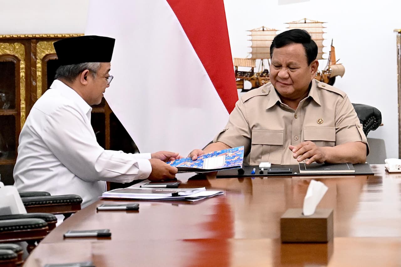 Presiden Prabowo Subianto menerima Menteri Pendidikan Dasar dan Menengah (Mendikdasmen) Abdul Mu’ti pada Kamis, 11 Juni 2026, di Istana Merdeka, Jakarta.