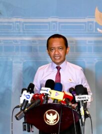 Menteri Energi dan Sumber Daya Mineral (ESDM) Bahlil Lahadalia memberikan keterangan pers di Istana Merdeka, Jakarta, pada Kamis, 11 Juni 2026.