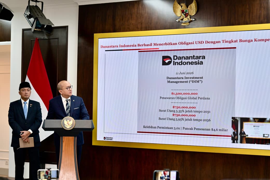 Menteri Rosan menyampaikan keterangannya di Kompleks Istana Kepresidenan Jakarta, pada Senin, 15 Juni 2026.