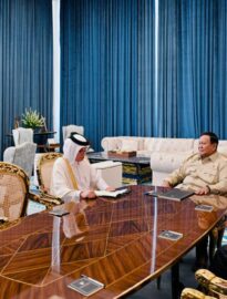 Presiden Prabowo Subianto menerima kunjungan kehormatan Menteri Negara Urusan Luar Negeri Qatar, Sultan bin Saad Al-Muraikhi, di Istana Merdeka, Jakarta, pada Senin, 15 Juni 2026.