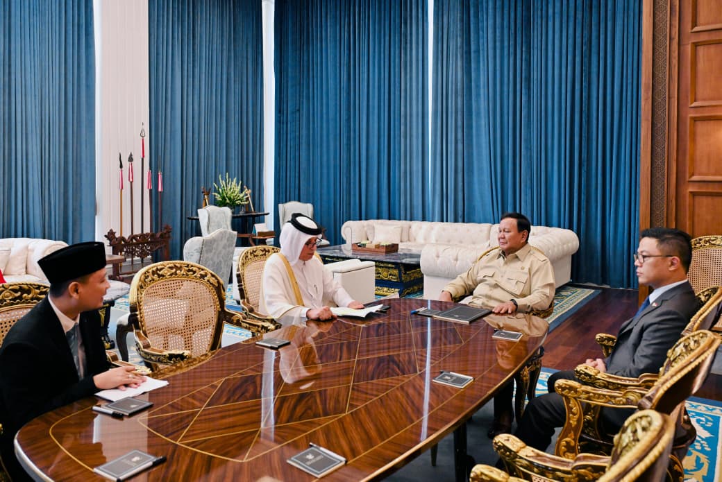 Presiden Prabowo Subianto menerima kunjungan kehormatan Menteri Negara Urusan Luar Negeri Qatar, Sultan bin Saad Al-Muraikhi, di Istana Merdeka, Jakarta, pada Senin, 15 Juni 2026.
