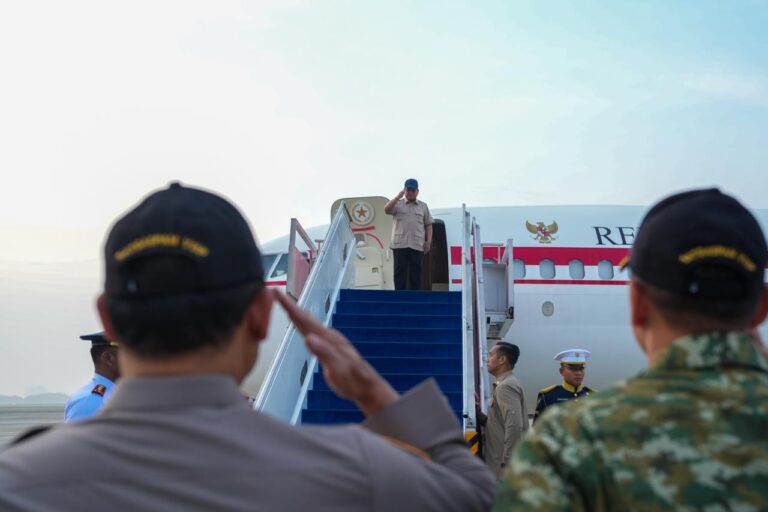 Presiden Prabowo Subianto bertolak menuju Provinsi Gorontalo dalam rangka kunjungan kerja pada Rabu, 24 Juni 2026.