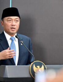 Menteri Sekretaris Negara Prasetyo Hadi selaku Ketua Panitia Negara Peringatan HUT ke-81 Kemerdekaan Republik Indonesia memberikan keterangan pers di Istana Kepresidenan Jakarta.