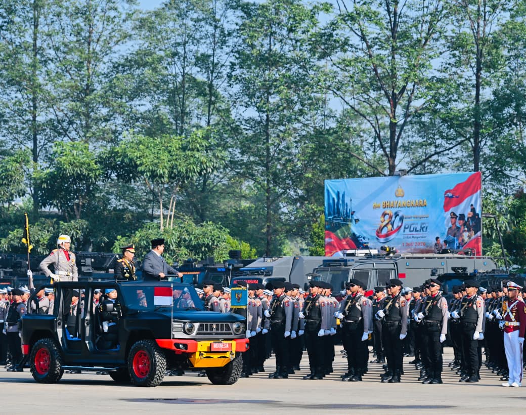 Presiden Prabowo menghadiri Upacara Peringatan ke-80 Hari Bhayangkara Tahun 2026 yang digelar di Lapangan Satuan Latihan Korps Brigade Mobil (Korbrimob), Cikeas, Kabupaten Bogor, pada Rabu, 1 Juli 2026.