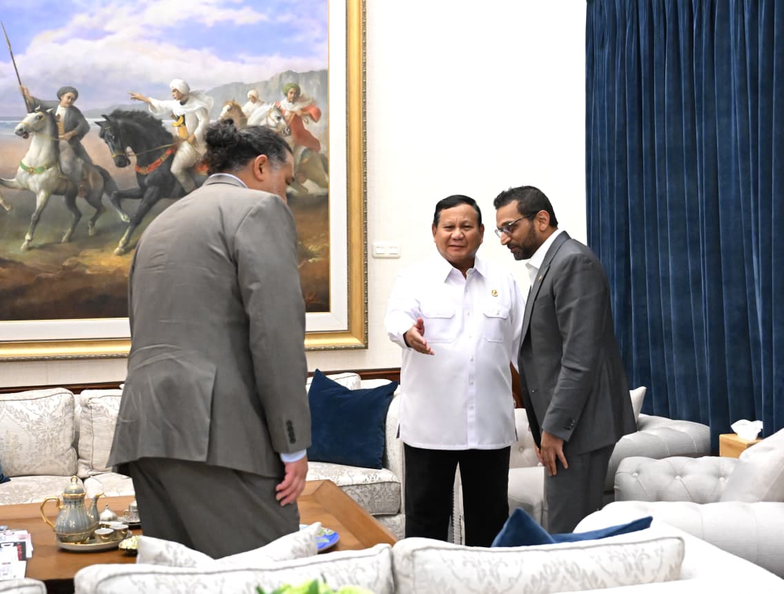 Presiden Prabowo Subianto menerima kunjungan kehormatan Direktur Federal Bureau of Investigation (FBI) Amerika Serikat, Kash Patel, di Kertanegara, Jakarta, pada Rabu, 22 Juli 2026.