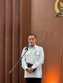 Menteri Sekretaris Negara (Mensesneg) Prasetyo Hadi memberikan keterangan pers kepada awak media di Gedung Nusantara III DPR/MPR RI, Jakarta, pada Senin, 10 Agustus 2026.