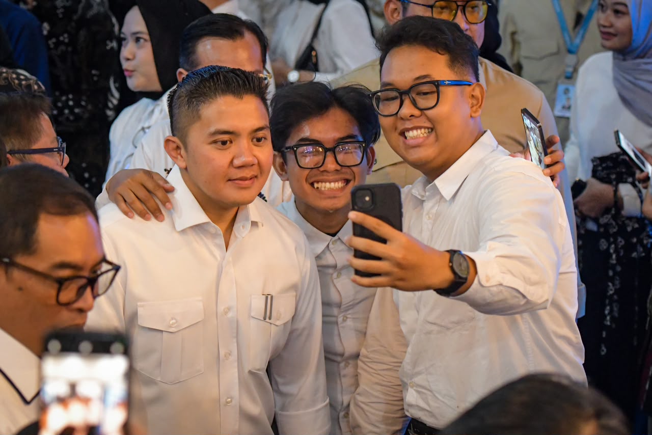 Sekretaris Kabinet (Seskab) Teddy Indra Wijaya menghadiri dan membuka langsung kickoff pelaksanaan program Program Magang Nasional Tahun 2026 ini di Kementerian Ketenagakerjaan, Jakarta, Selasa, 11 Agustus 2026.