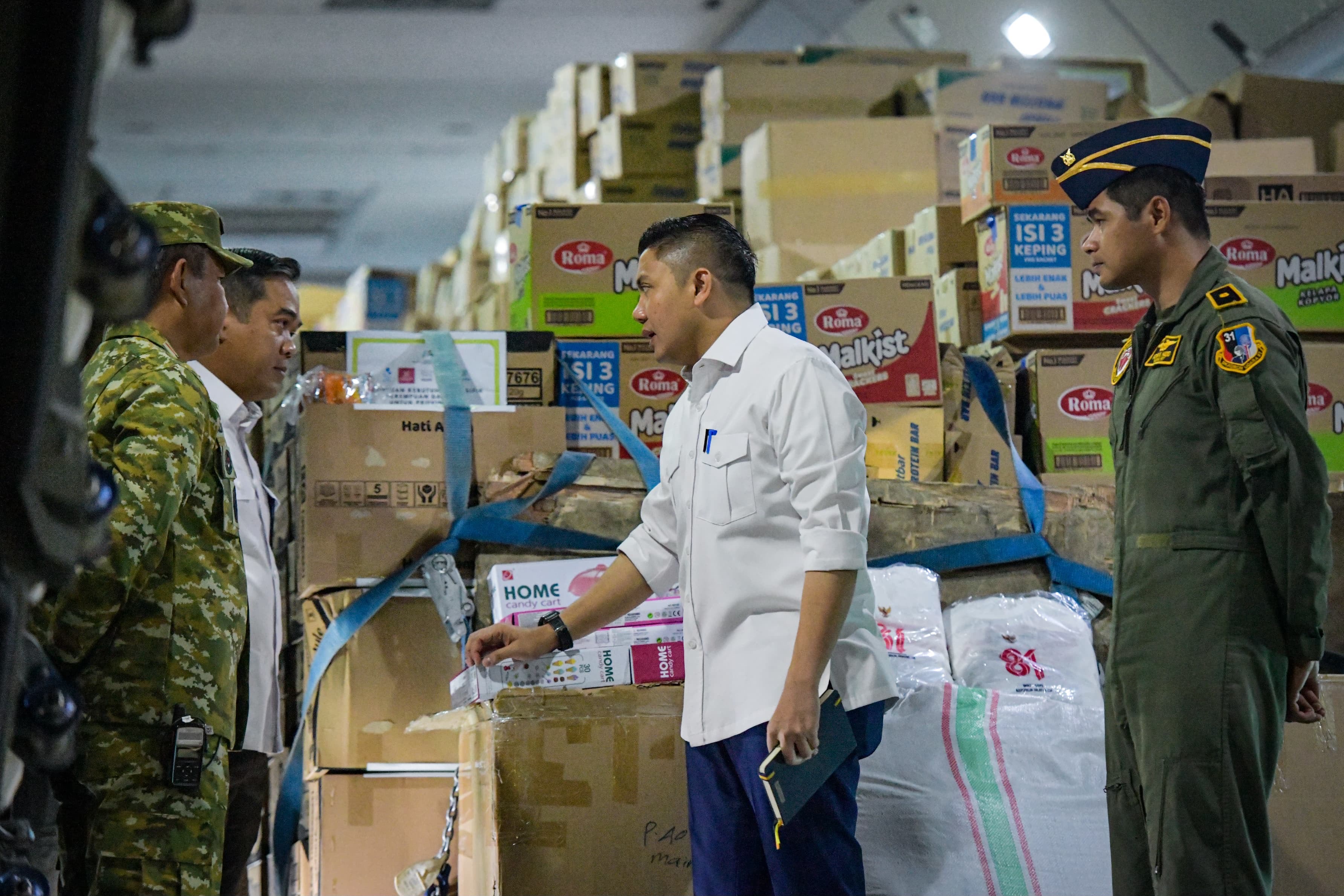 Pemerintah kembali menyalurkan bantuan logistik untuk masyarakat terdampak bencana di Nusa Tenggara Timur (NTT) pada Senin, (24/08) pagi.