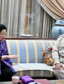 Presiden Prabowo Subianto bertakziah ke kediaman Presiden ke-5 Republik Indonesia Megawati Soekarnoputri di Jakarta, pada Senin malam, 28 September 2026.