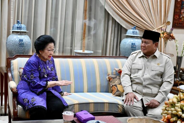 Presiden Prabowo Subianto bertakziah ke kediaman Presiden ke-5 Republik Indonesia Megawati Soekarnoputri di Jakarta, pada Senin malam, 28 September 2026.