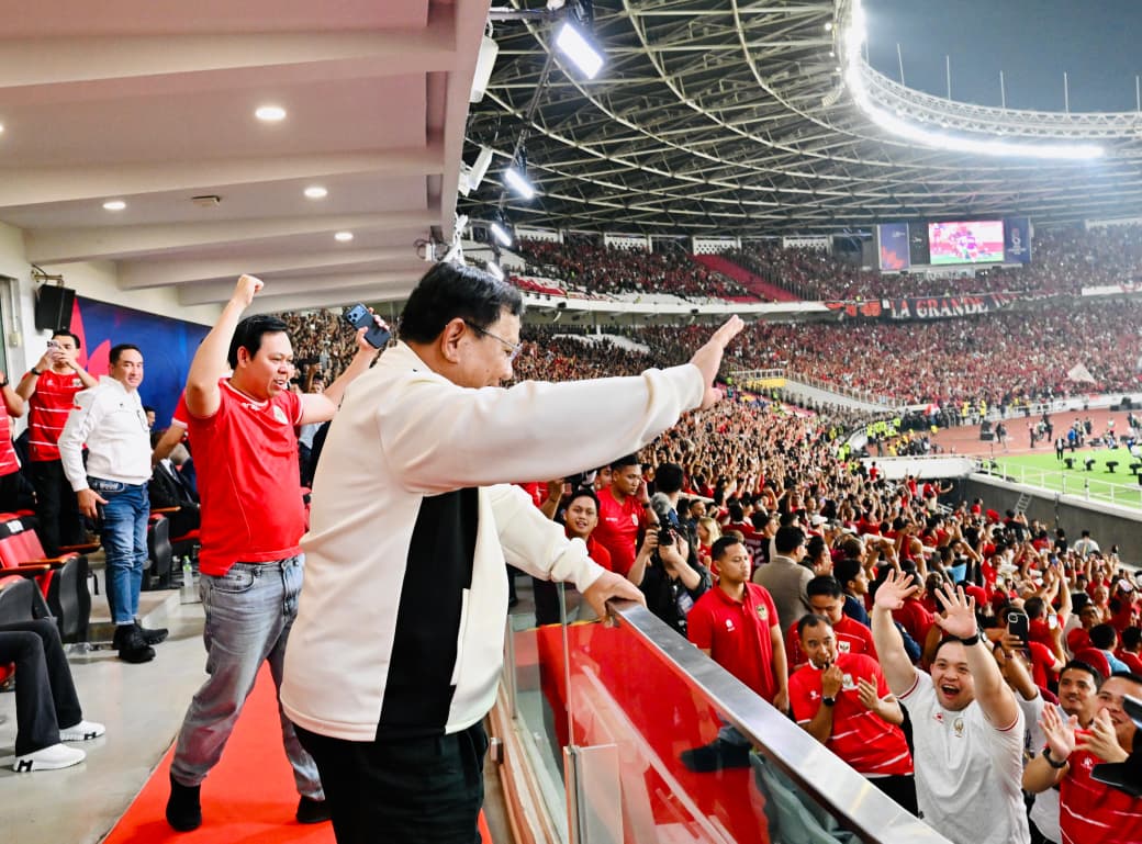 Presiden Prabowo Subianto menyaksikan langsung perjuangan Tim Nasional Indonesia mencetak sejarah dengan menjuarai edisi perdana FIFA ASEAN Cup 2026 di Stadion Utama Gelora Bung Karno (SUGBK), Jakarta, pada Senin malam, 5 Oktober 2026.