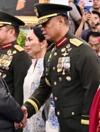 Presiden Prabowo Subianto resmi melantik Jenderal TNI Tandyo Budi Revita sebagai Kepala Staf Angkatan Darat (KSAD) dalam upacara kenegaraan yang berlangsung di Istana Negara, Jakarta, pada Kamis, 15 Oktober 2026.